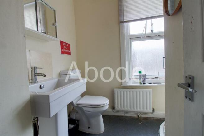 3 bed House to rent Image 7