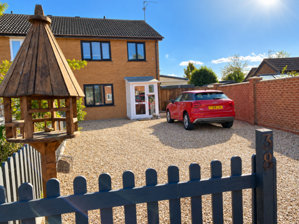 3-bed semi-detached on Marshlands Drive, Holbeach, £224,995