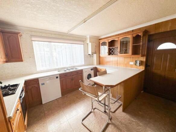 3 bed Semi-Detached for sale Image 5