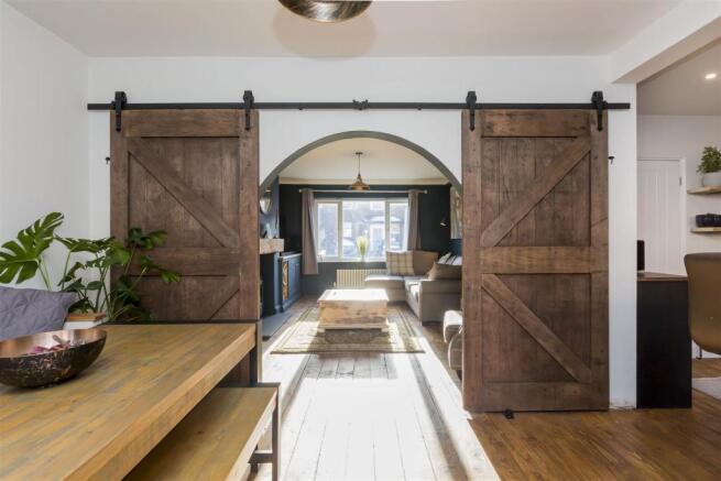 ENTRANCE INTO LOUNGE