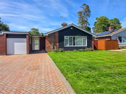Braemar Drive, Highcliffe, Christchurch, Dorset, BH23