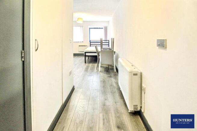 Studio to rent Image 6