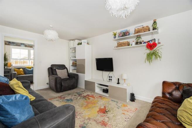 4 bed Detached for sale Image 8