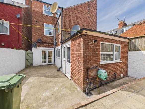 5 bed Detached for sale Image 10