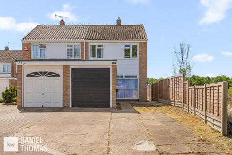 DANIEL THOMAS | Roundhills, Waltham Abbey, EN9 1UN