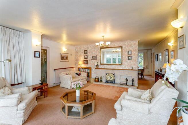 8368109-interior20.jpg