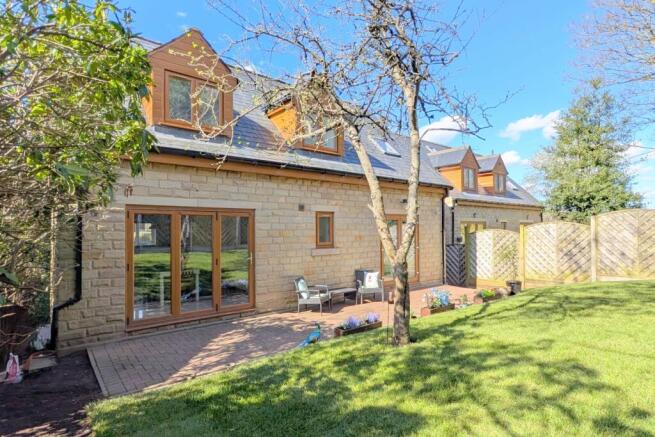 Tofts Grove EweMove Brighouse (41)