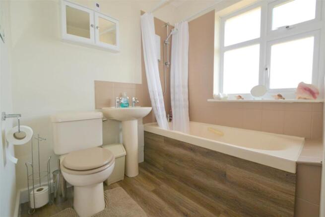 bathroom1.JPG