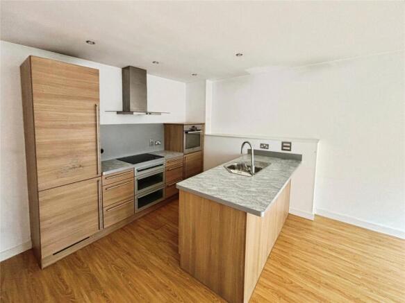 2 bed Flat for sale Image 6