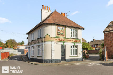 DANIEL THOMAS | Fountain Court, Waltham Abbey, EN9 1RX