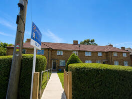 21, Dagnam Park Gardens, Romford RM3 9XJ