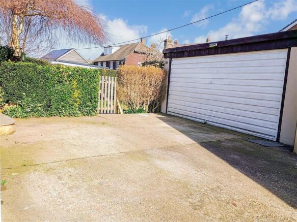 Garage/Driveway