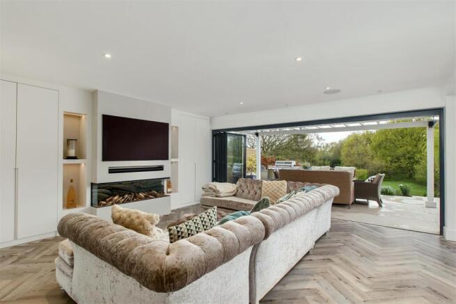 16 Foalhurst Close (27).jpg