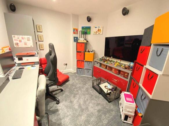 Photo 11