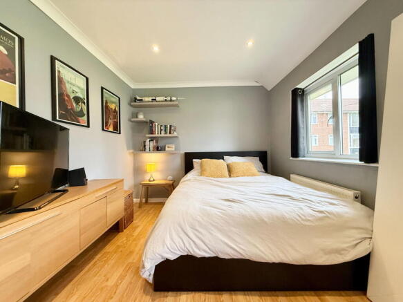 2 bed Semi-Detached for sale Image 12