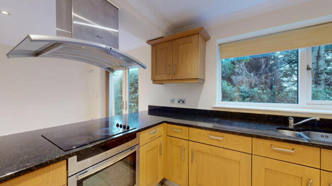 4 bed Semi-Detached for sale Image 7