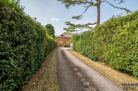 Nore Marsh Road, Royal Wootton Bassett, Swindon, SN4