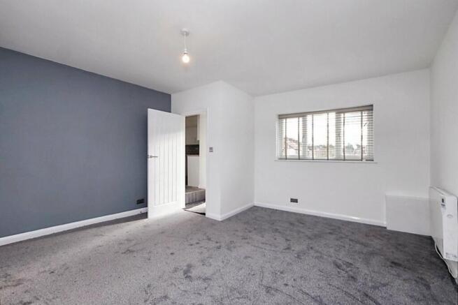 1 bed Apartment to rent Image 4