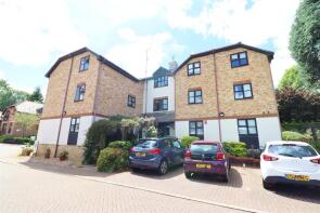 Flat 15, Slade Court, Watling Street, Radlett WD7 7BT