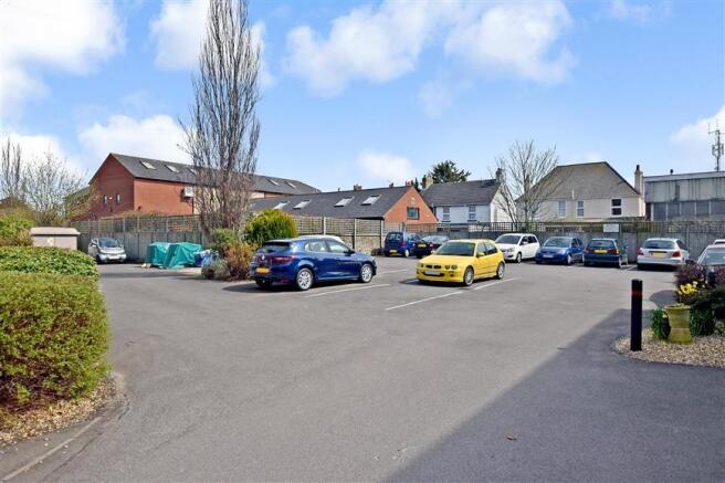 Driveway/Parking