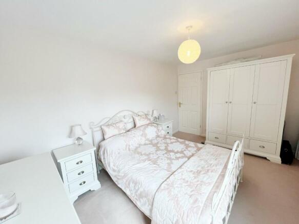 Bedroom 2 pic 3.jpg