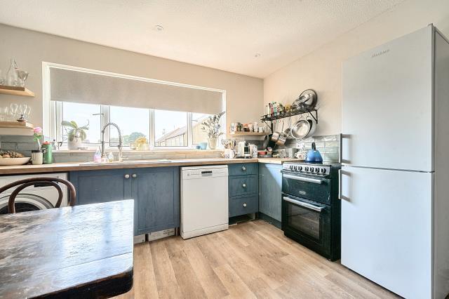 Kitchen/Dining Area