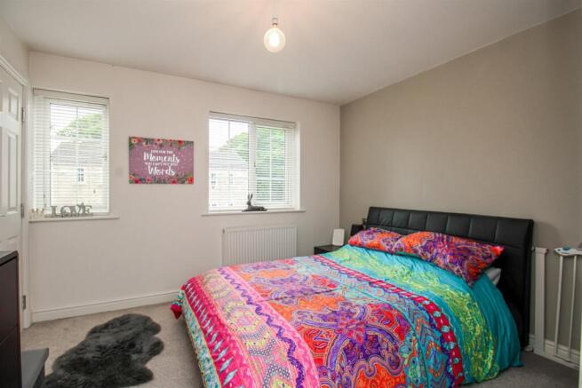 3 bed Town House for sale Image 10