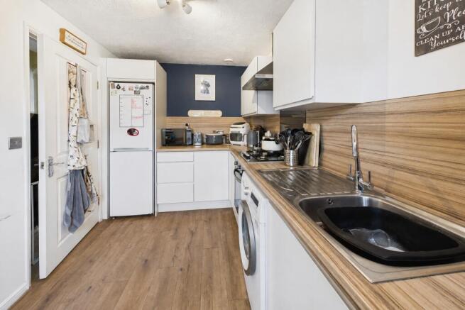 2 bed Semi-Detached for sale Image 5