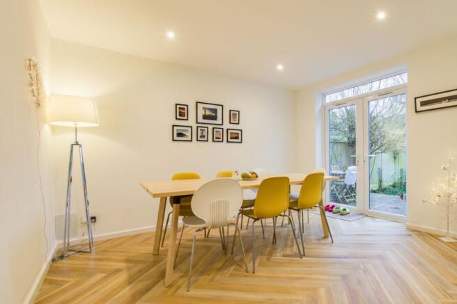 Open-Plan Kitchen / Dining Living Area