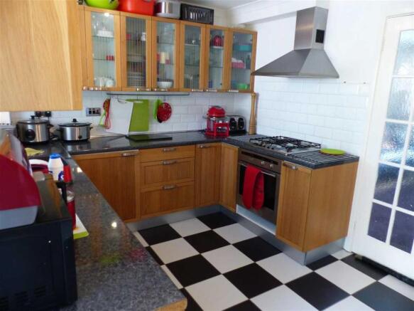 KITCHEN/BREAKFAST