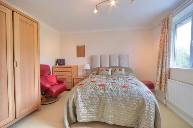 5 bed Detached for sale Image 10
