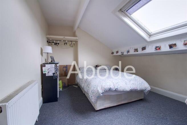 7 bed House to rent Image 5