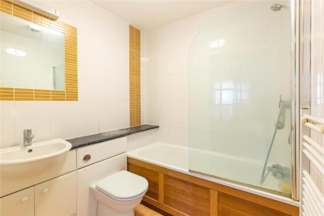Bathroom Flat 1