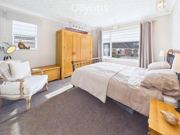 2 bed Detached Bungalow for sale Image 7
