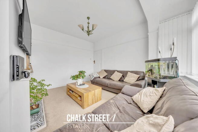 Suttons Avenue, Hornchurch, RM12 photo 4
