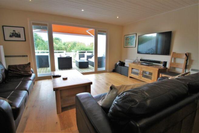 Living area lo...
