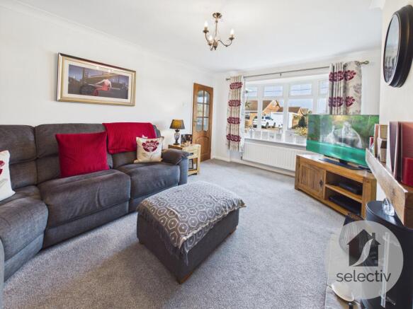 3 bed Semi-Detached Bungalow for sale Image 4