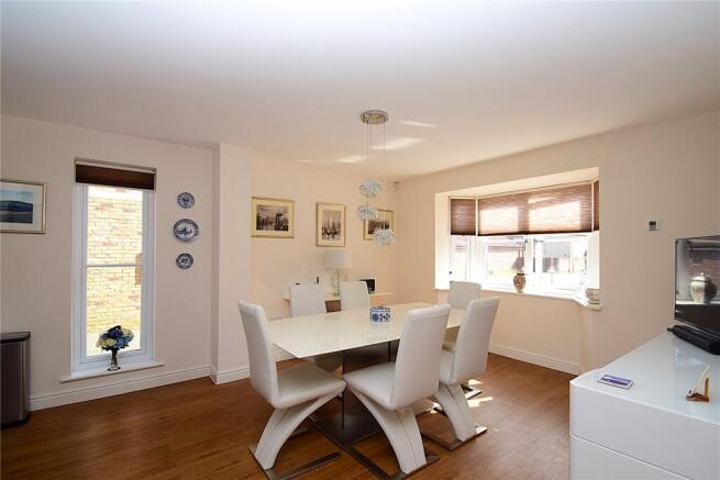 4 bed Detached for sale Image 5
