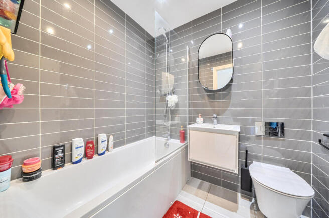3 bed Terraced for sale Image 9