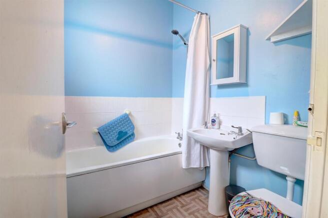 Bathroom .1.jpg