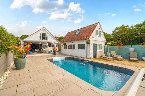 Pinehill Road, Crowthorne, Berkshire