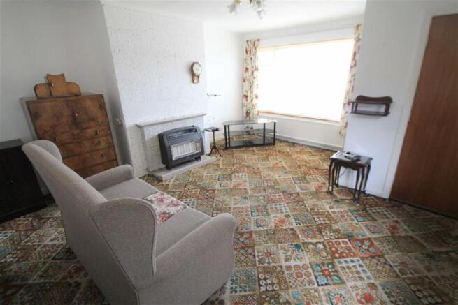 Lounge/Dining Area
