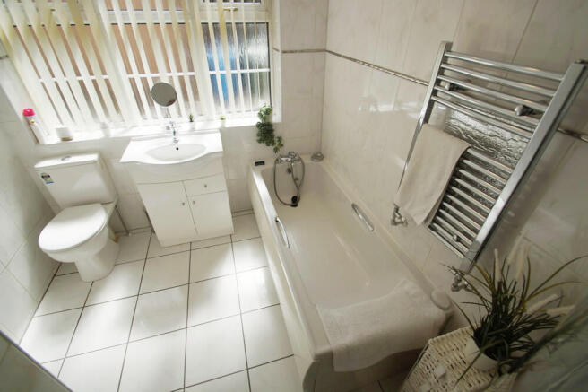 3 bed Semi-Detached for sale Image 6
