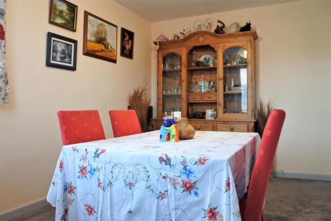 BED 2/DINING RM