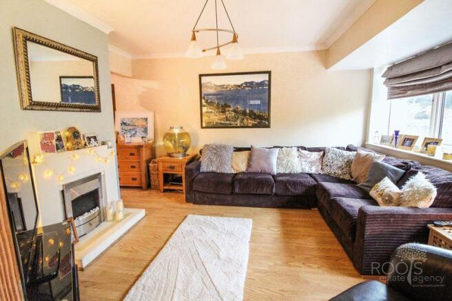 Sitting Room pic2