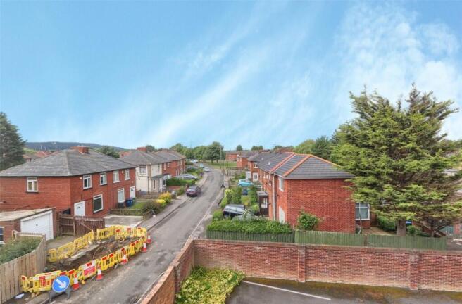 2 bed Flat for sale Image 8