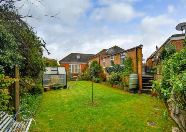10 Crockington Close-12.jpg