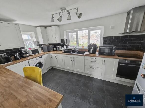 2 bed Semi-Detached for sale Image 4