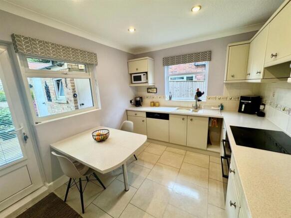 3 bed Detached for sale Image 5