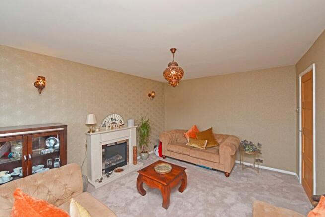 4 bed Semi-Detached for sale Image 6